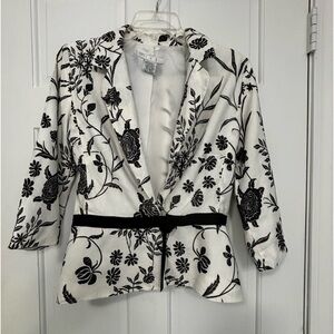 ICE Black‎ & White Floral Jacket Size 6  With Matching Skirt